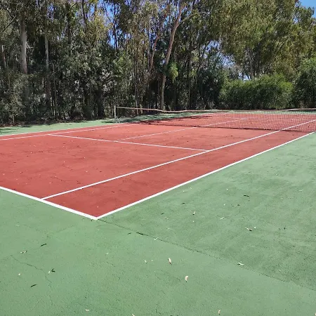 Puerto Banus Near Beachfront, Big Sunny Terrace, Pool, Tennis Court, Parking & Movies Projector Apartman Marbella