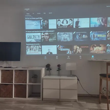 Puerto Banus Near Beachfront, Big Sunny Terrace, Pool, Tennis Court, Parking & Movies Projector 公寓