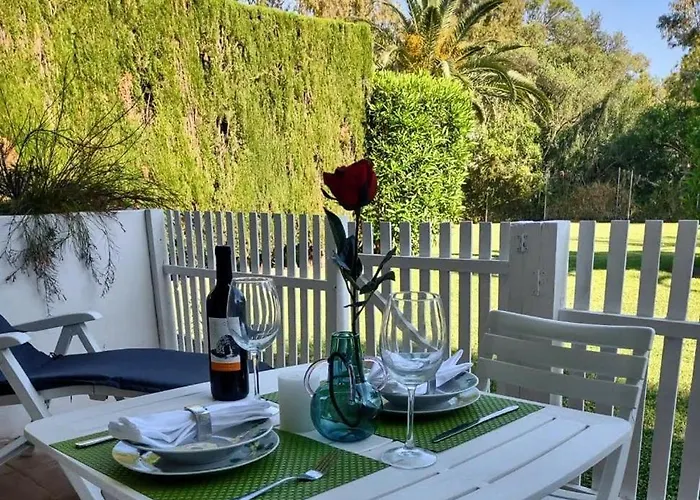 Puerto Banus Near Beachfront, Big Sunny Terrace, Pool, Tennis Court, Parking & Movies Projector Apartman Marbella