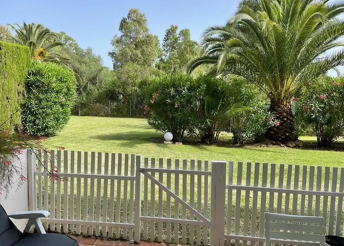 Puerto Banus Beachfront Retreat: Terrace, Pool & Tennis