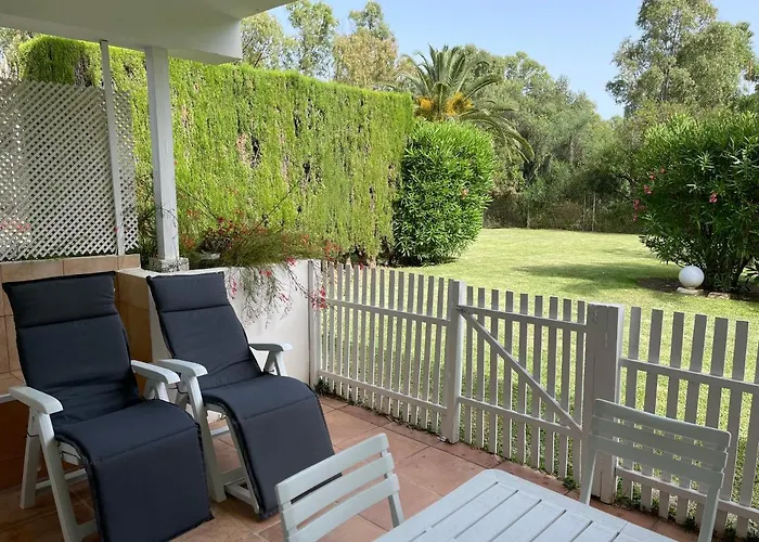 Puerto Banus Beachfront Retreat: Terrace, Pool & Tennis