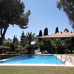 Puerto Banus Near Beachfront, Big Sunny Terrace, Pool, Tennis Court, Parking & Movies Projector * Marbella