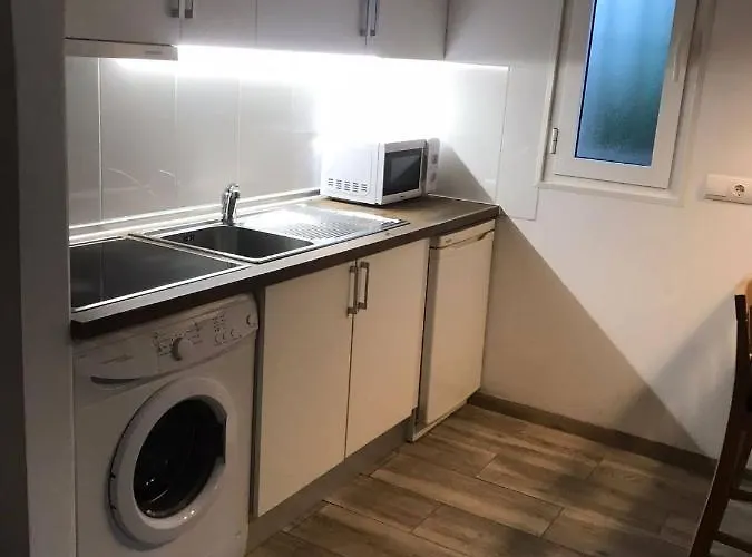 Puerto Banus Near Beachfront, Big Sunny Terrace, Pool, Tennis Court, Parking & Movies Projector アパート