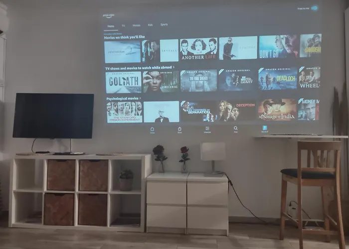 Puerto Banus Near Beachfront, Big Sunny Terrace, Pool, Tennis Court, Parking & Movies Projector アパート