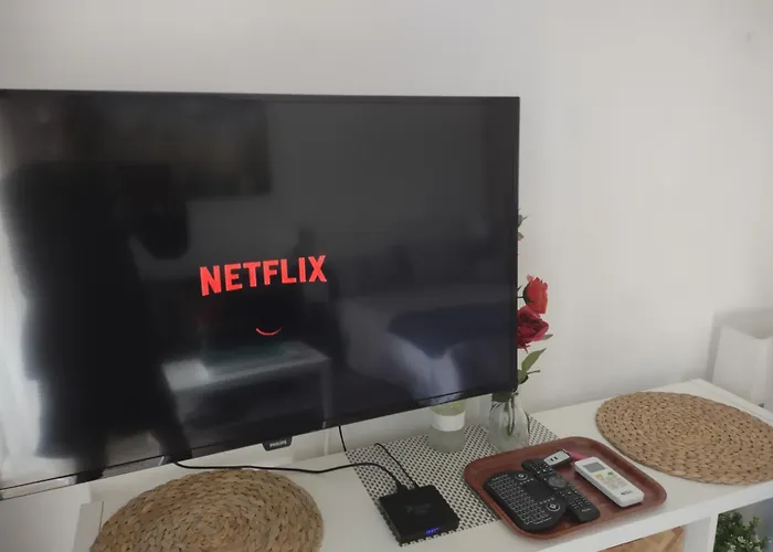 Puerto Banus Near Beachfront, Big Sunny Terrace, Pool, Tennis Court, Parking & Movies Projector マルベーリャ