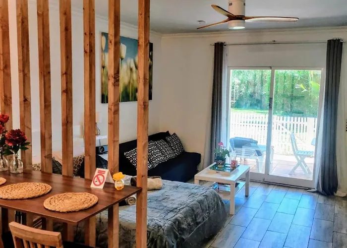 Puerto Banus Near Beachfront, Big Sunny Terrace, Pool, Tennis Court, Parking & Movies Projector * マルベーリャ